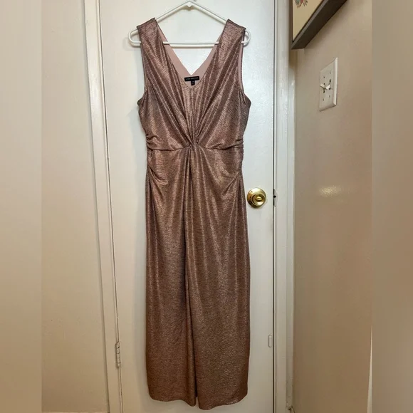 Elegant Metallic Rosegold Sleeveless Dress Size 14/16 - Picture 1 of 14